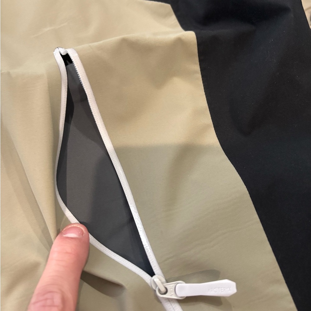 Arcteryx 24k gold collection GORETEX jacket - Picture 3 of 11